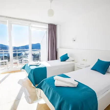 Villa Royal 2 *