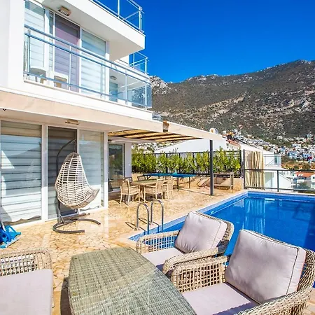 Villa Royal 2 *