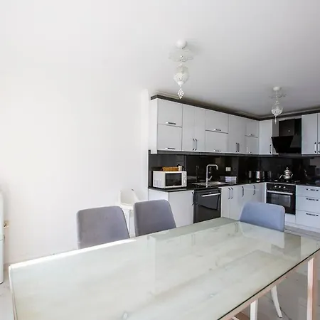 Villa Royal 2 *